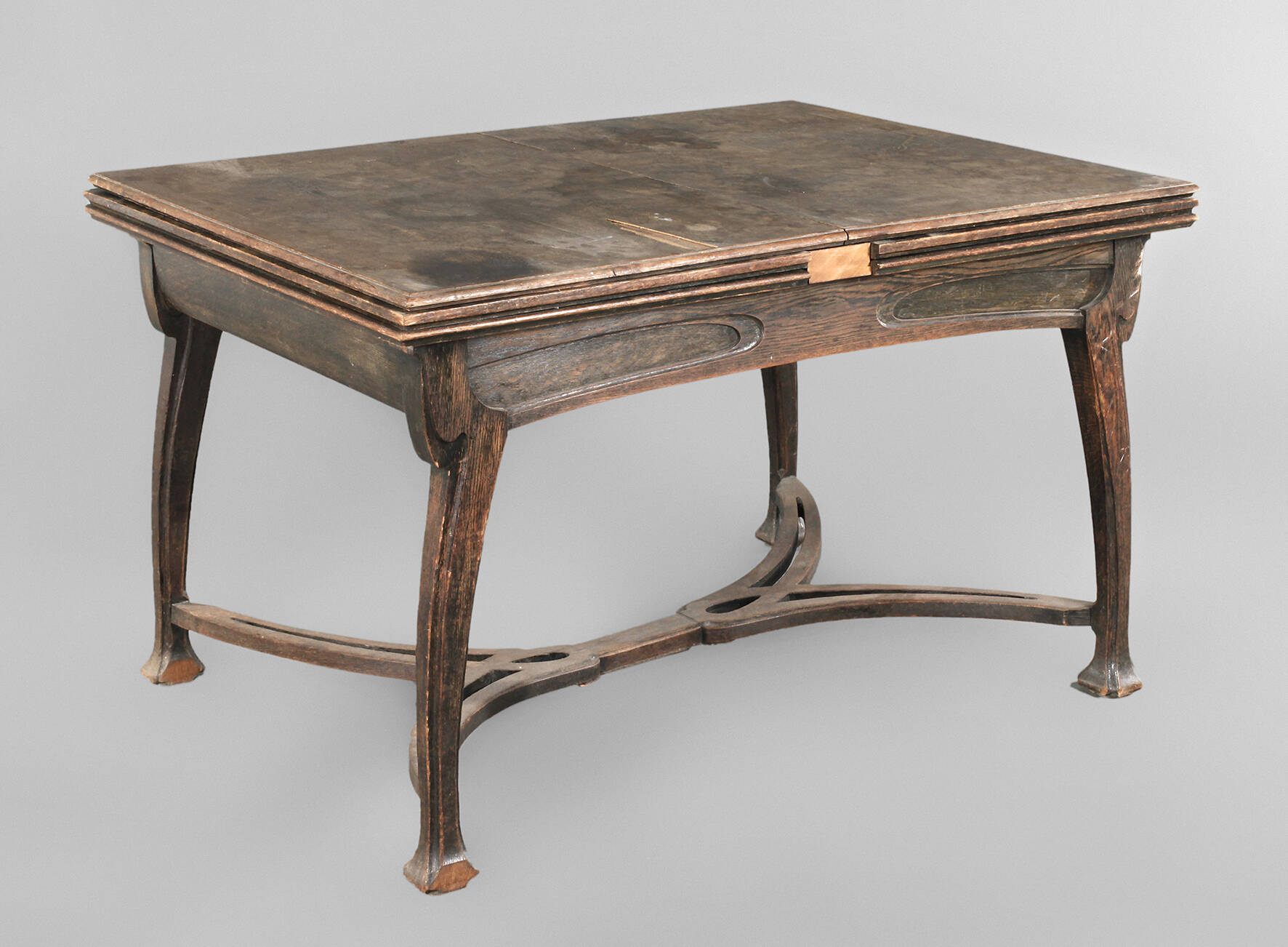 Auszugstisch Henry van de Velde attr.