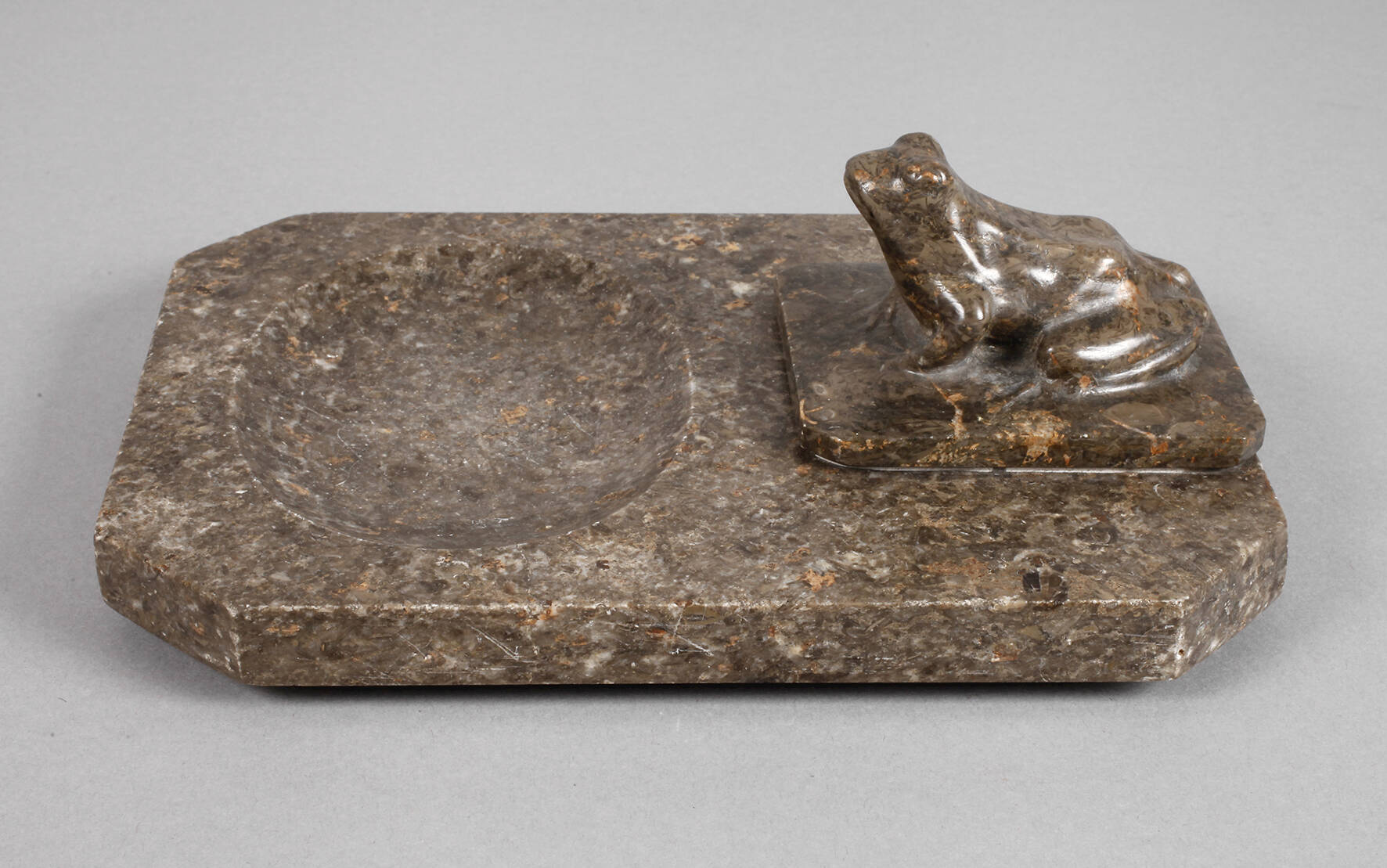 Figürliche Visitenkartenschale