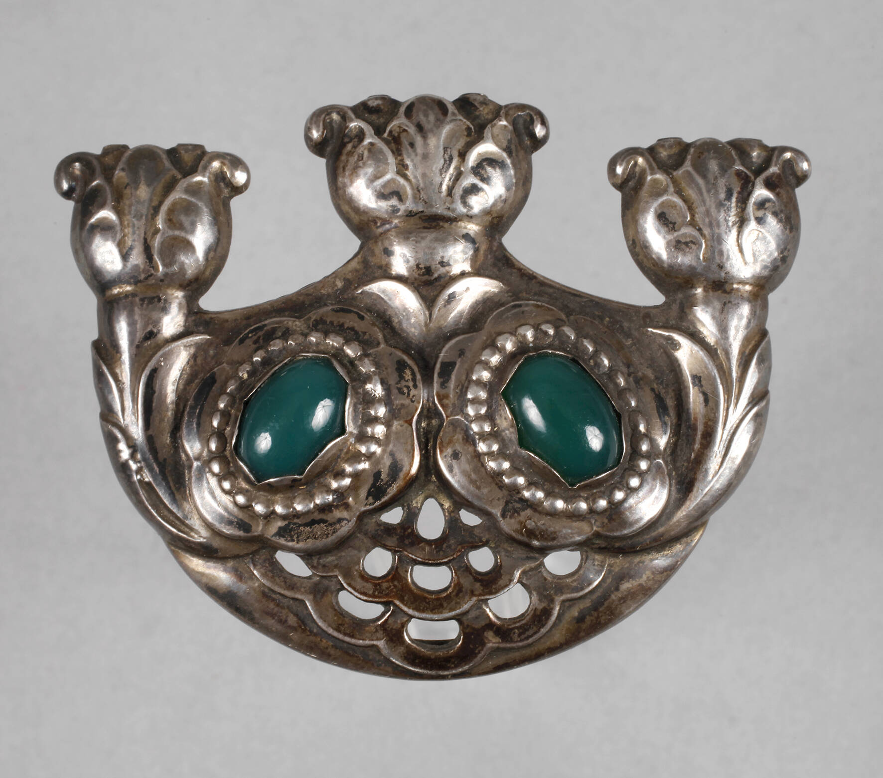 Georg Jensen, Brosche mit Steinbesatz