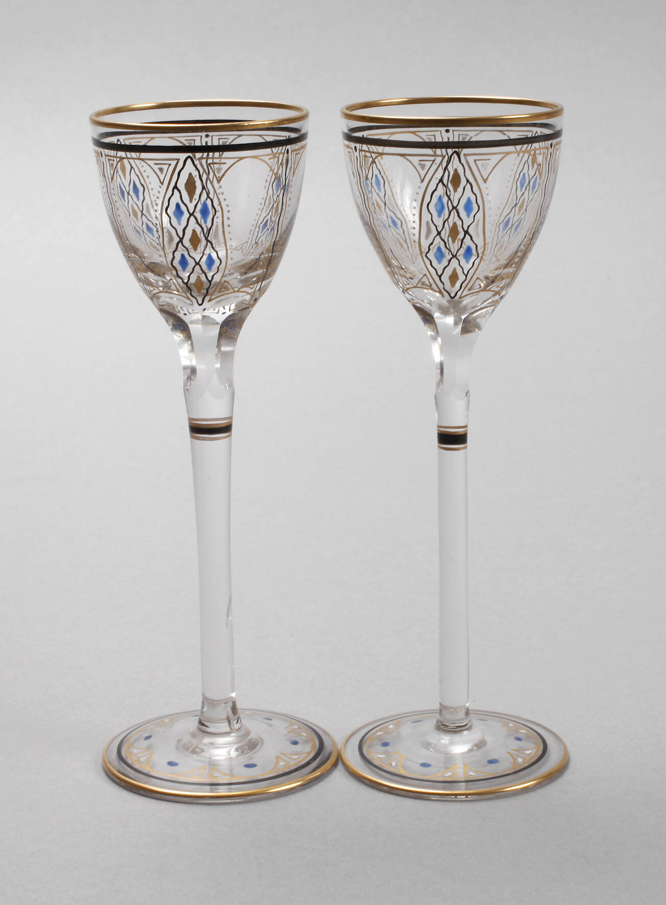 Zwei Stängelgläser Steinschönau