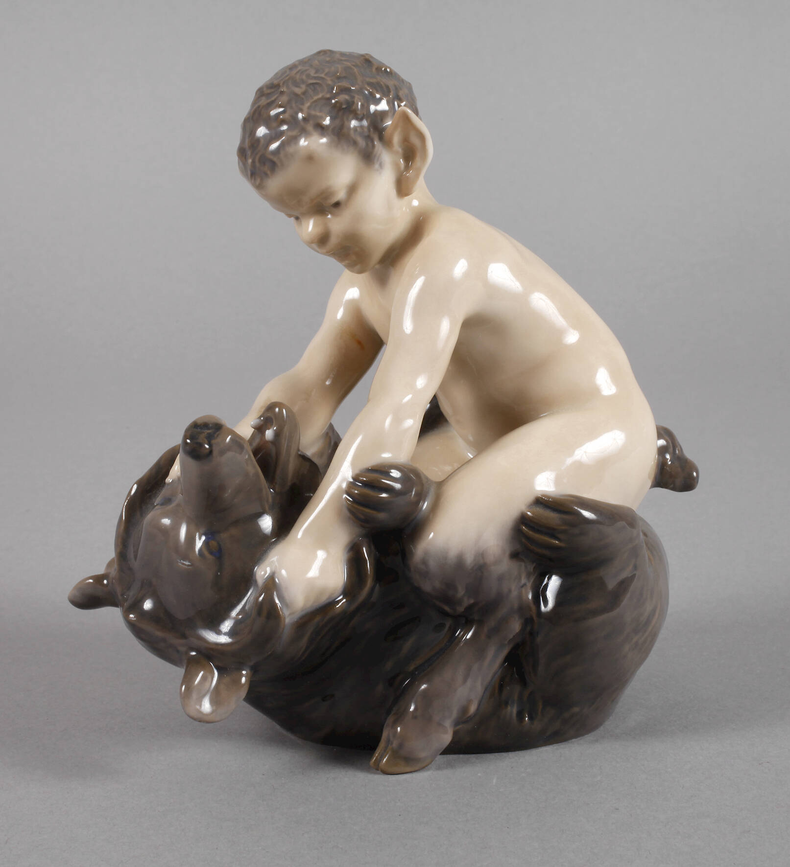 Royal Copenhagen "Faun mit Bär spielend"