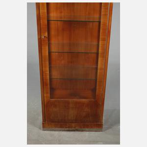 Schmale Vitrine