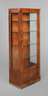 Schmale Vitrine