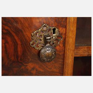 Kleines Bücherregal