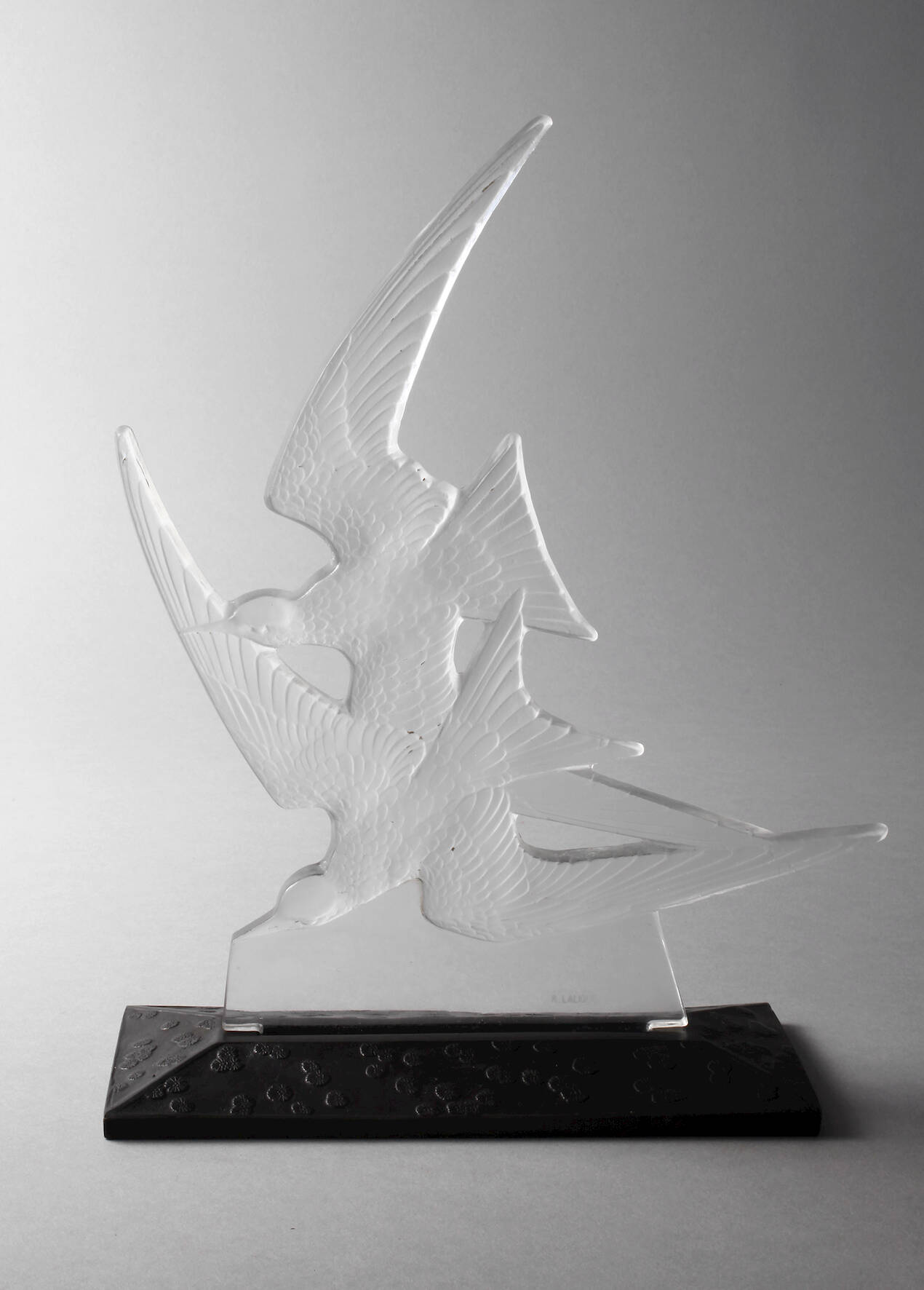 René Lalique Schwalbenpaar auf Bronzesockel