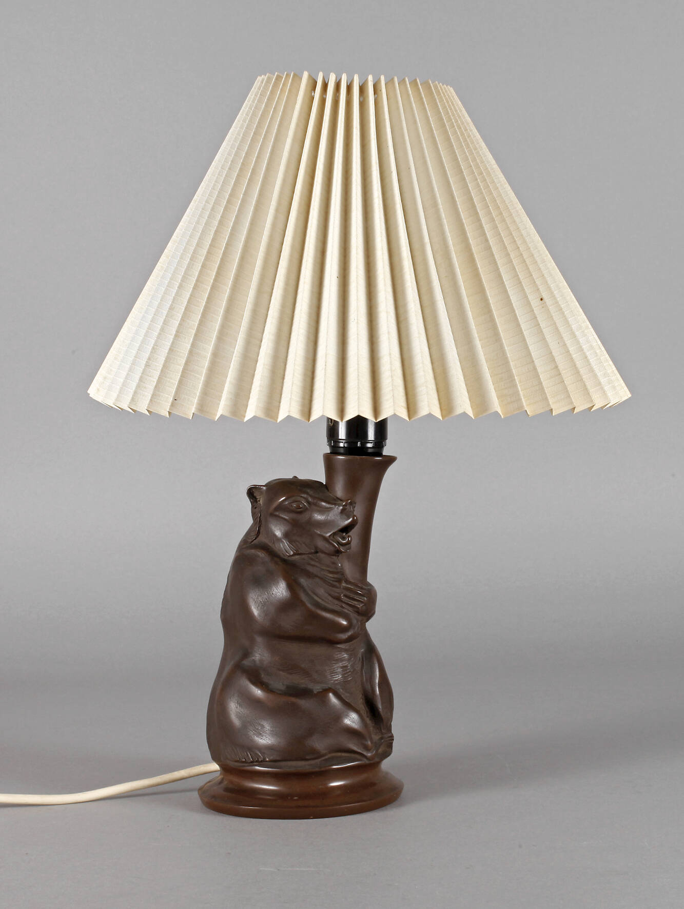 Meissen Lippenbär als Tischlampe