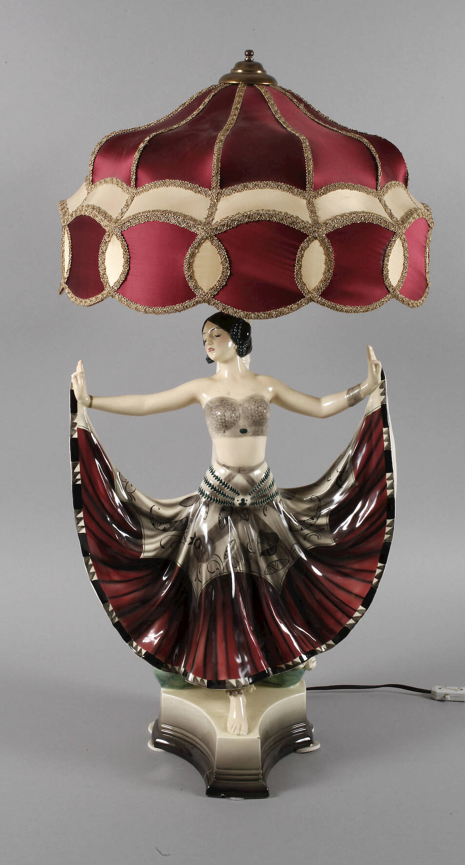 Goldscheider übergroßer Figürlicher Lampenfuß