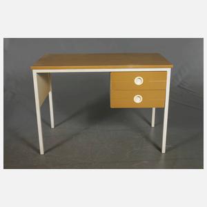 Schreibtisch mit Stuhl