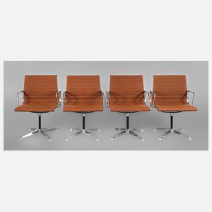 Vier Eames Chairs