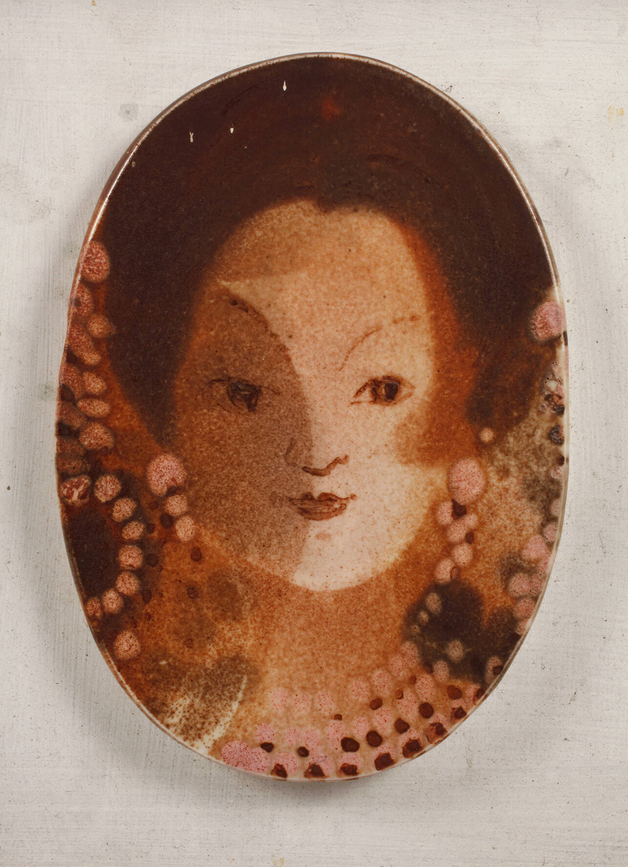 Ovale Bildplatte "Junge Frau"