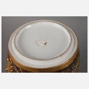 Prunkvase mit Landschaftsmalerei