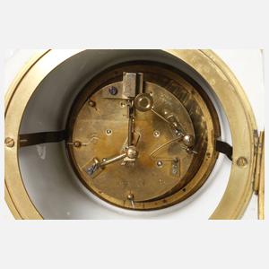 KPM Berlin Kaminuhr mit Postament und Weichmalerei