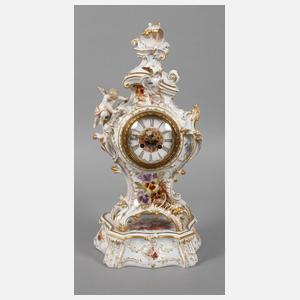 KPM Berlin Kaminuhr mit Postament und Weichmalerei