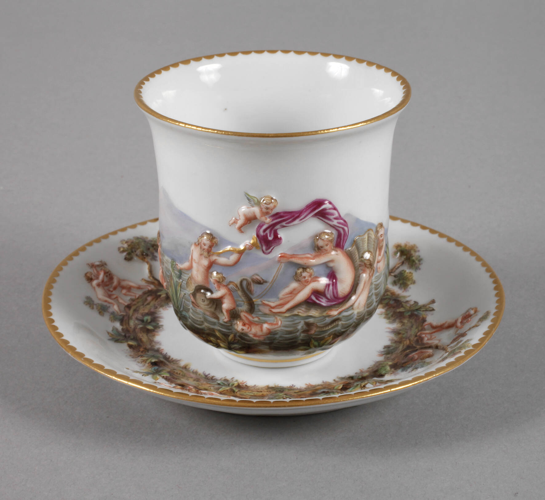 Meissen Tasse im Capodimonte-Stil