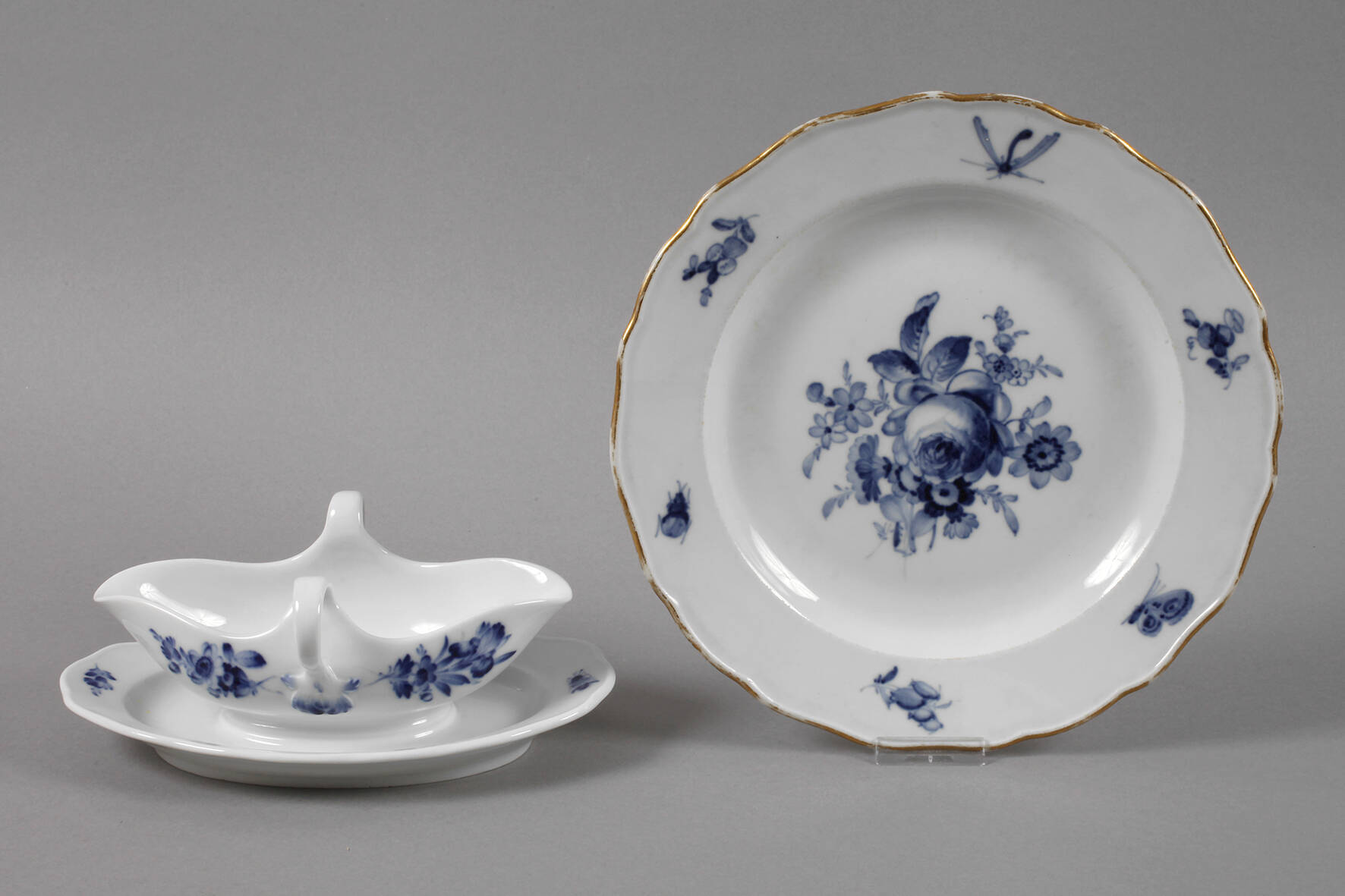 Meissen Teller und Sauciere Blaumalerei