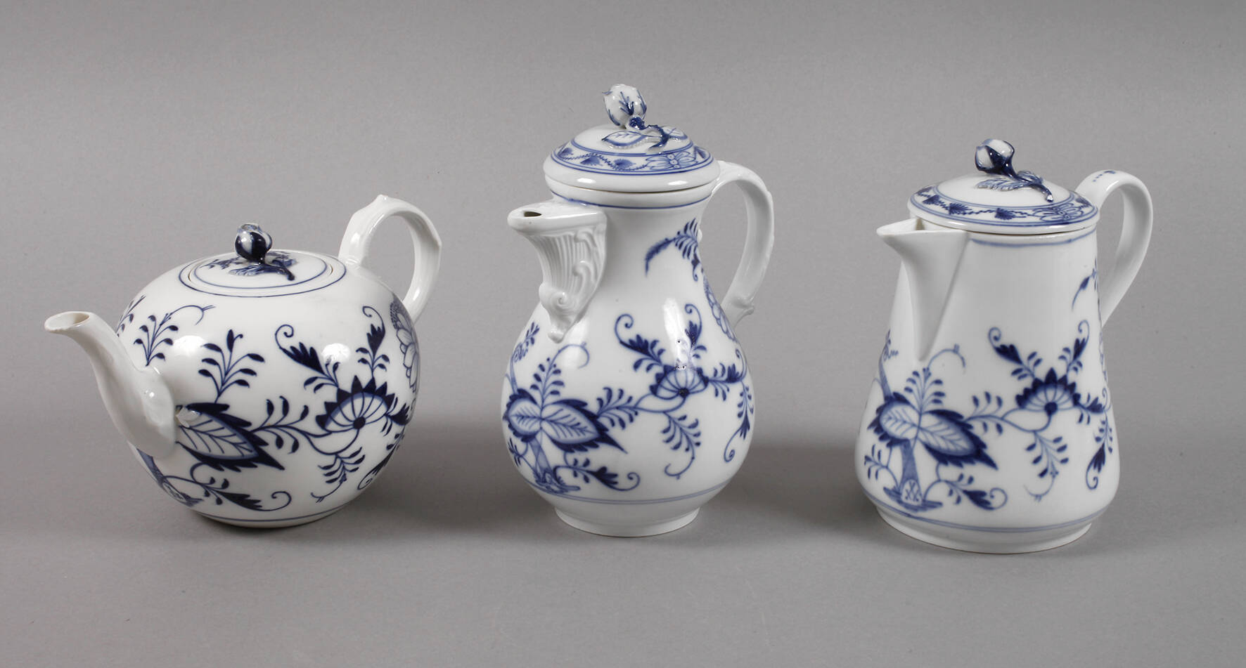 Meissen drei Kannen "Zwiebelmuster"