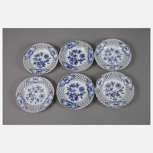 Meissen zwölf Durchbruchteller Zwiebelmusterdekor