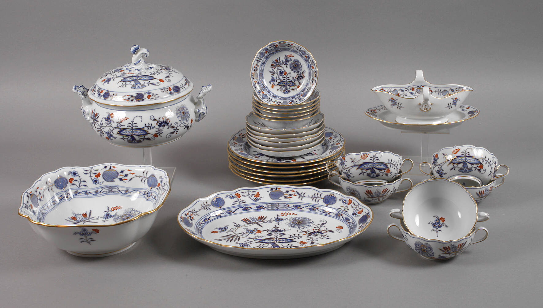 Meissen Speiseservice "Zwiebelmuster, schattiert"