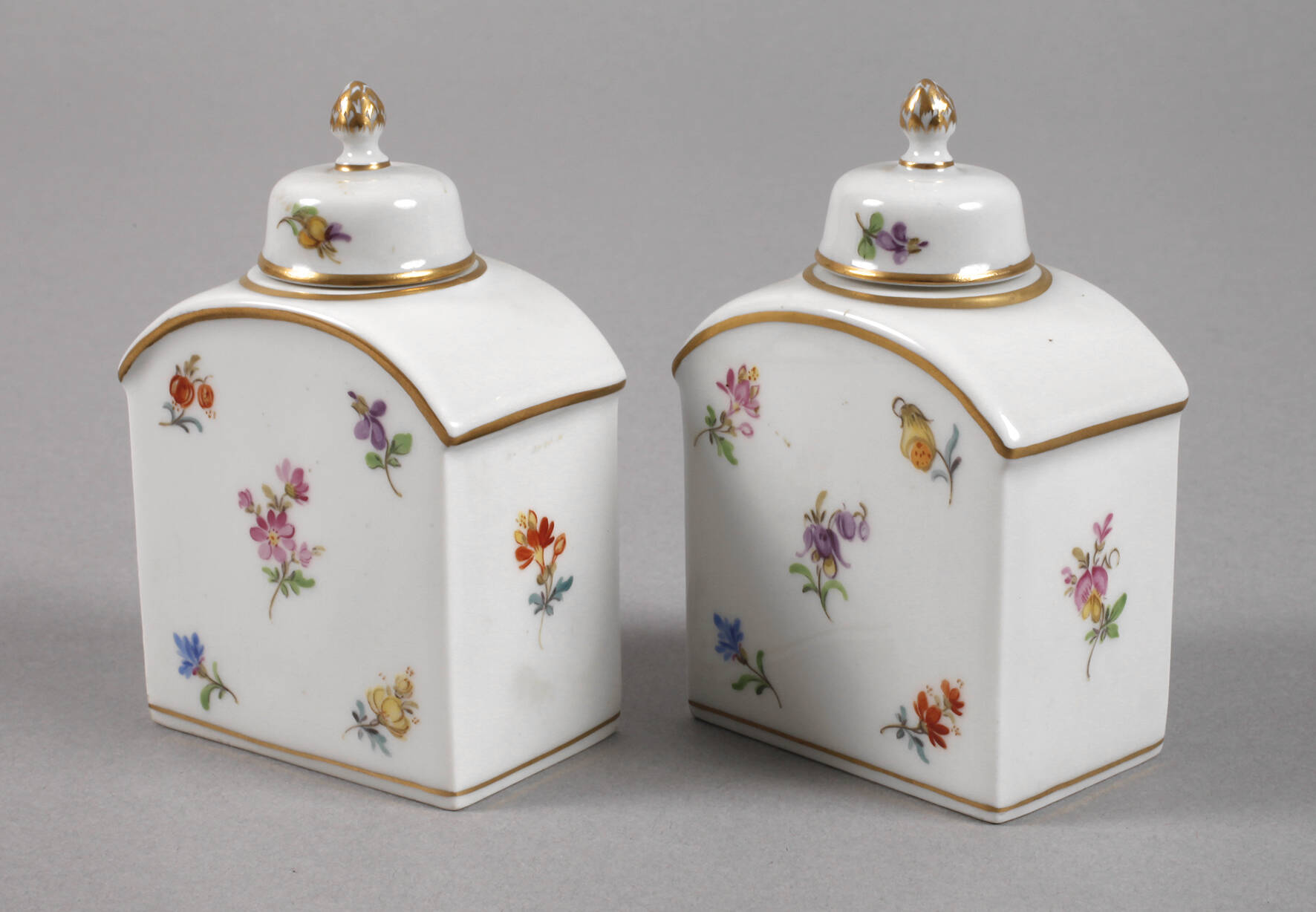 Meissen Paar Teedosen mit Streublümchendekor