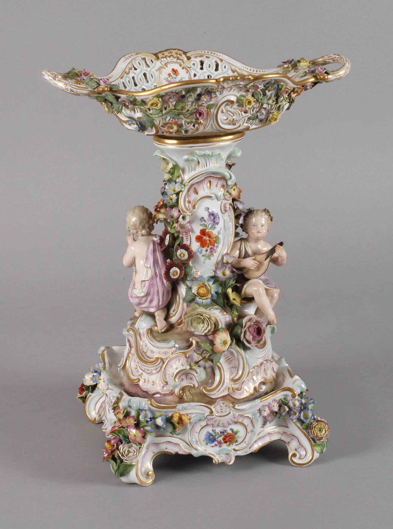 Meissen "Tafelaufsatz mit musizierenden Kindern"