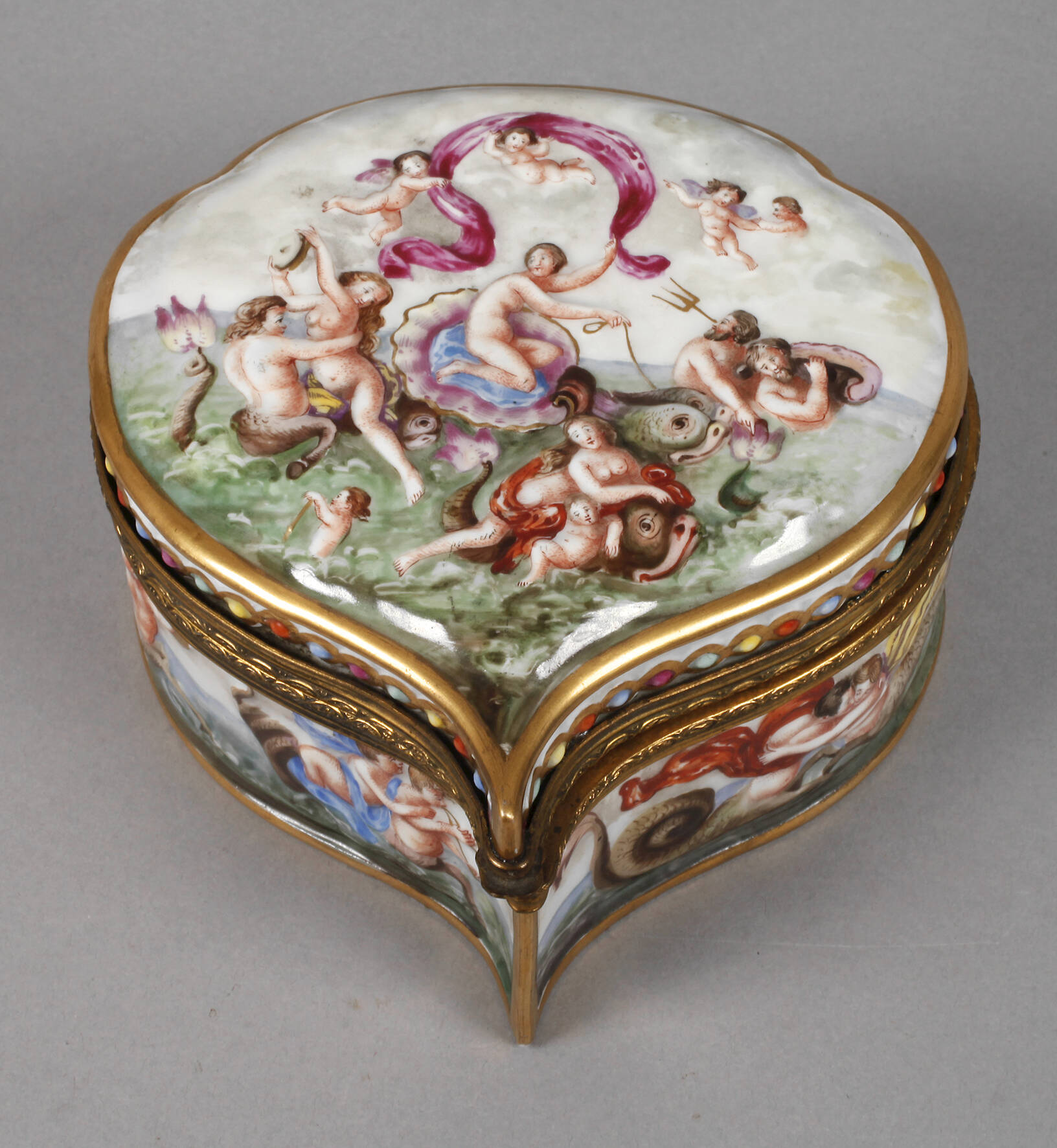 Richard Ginori Deckeldose im Capodimonte-Stil