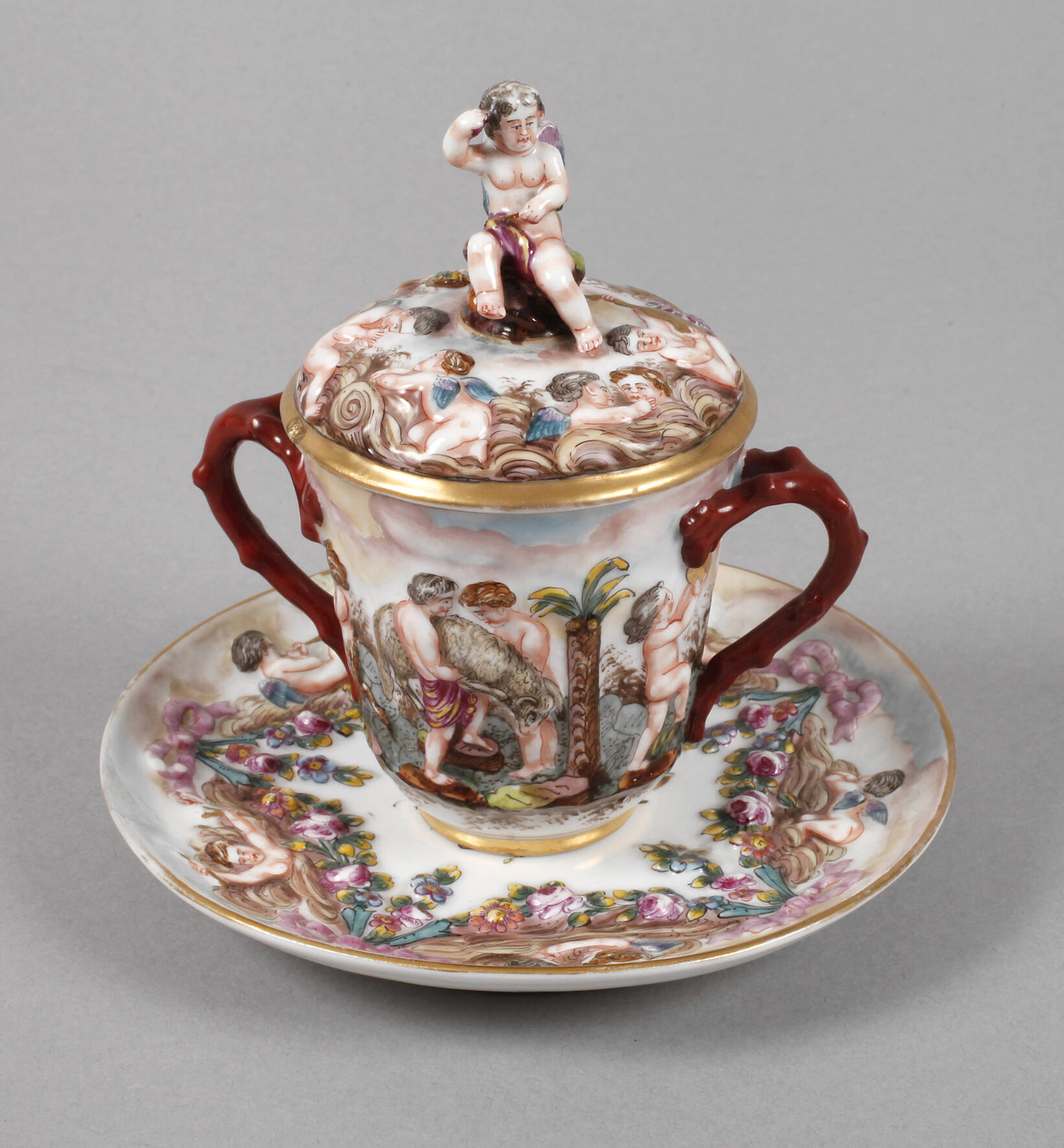 Thüringen Deckeltasse im Capodimonte-Stil