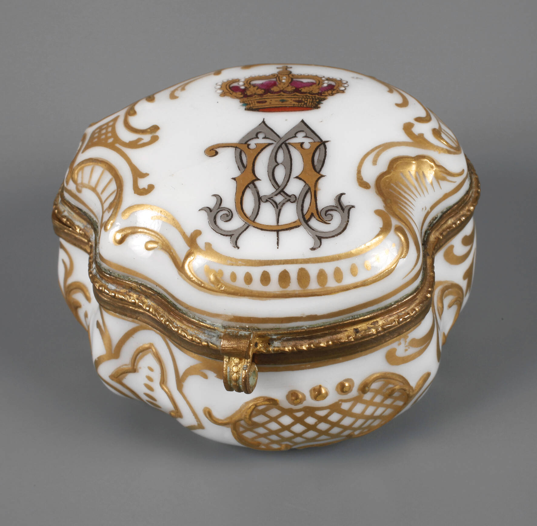 Pillendose aus Adelsbesitz