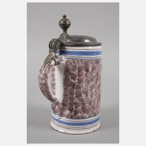 Nürnberger Fayencewalzenkrug mit Landsknecht