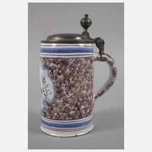 Nürnberger Fayencewalzenkrug mit Landsknecht