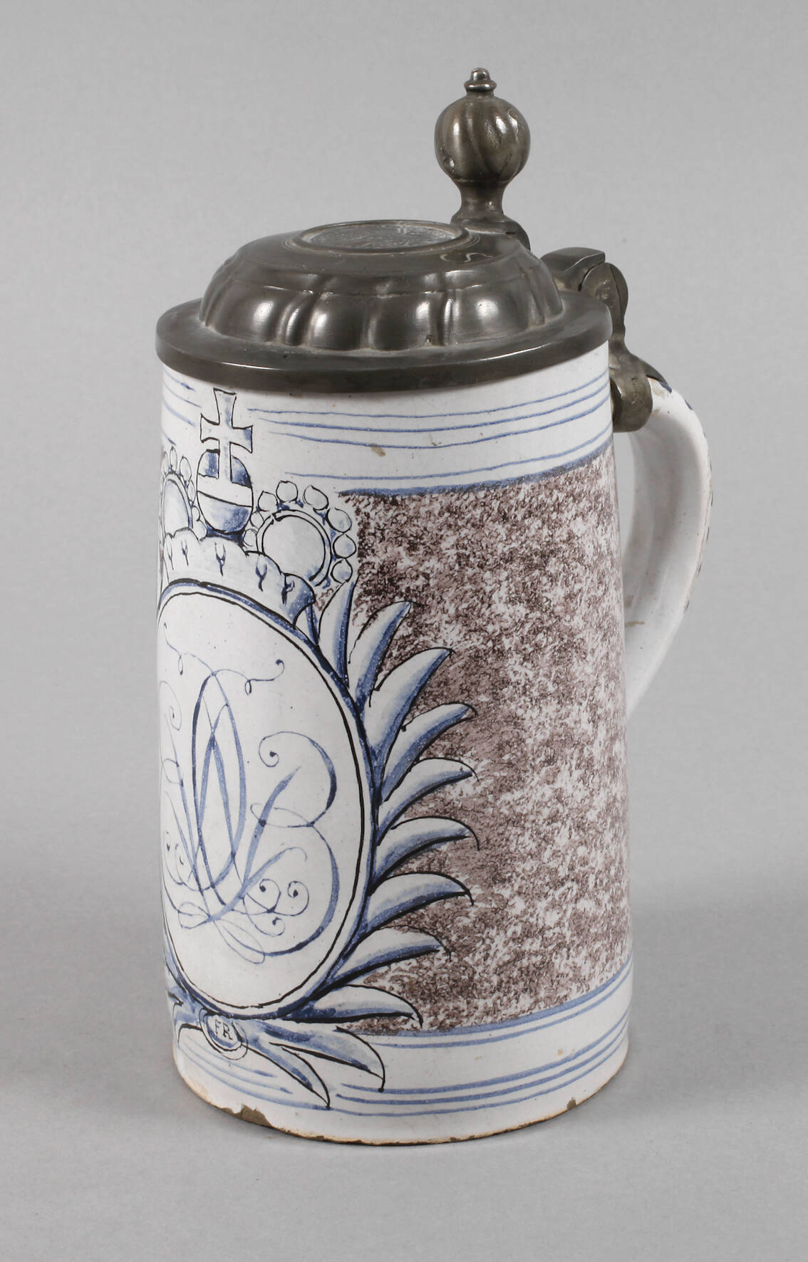 Bayreuther Fayencewalzenkrug aus Adelsbesitz