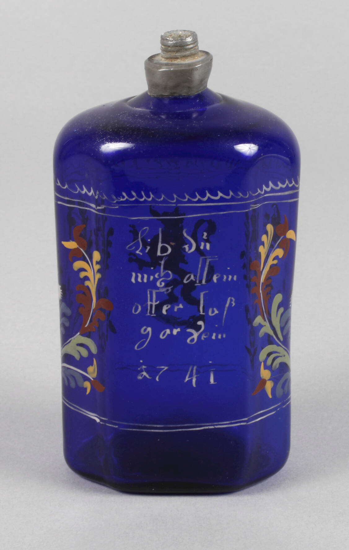 Alpenländische Schnapsflasche