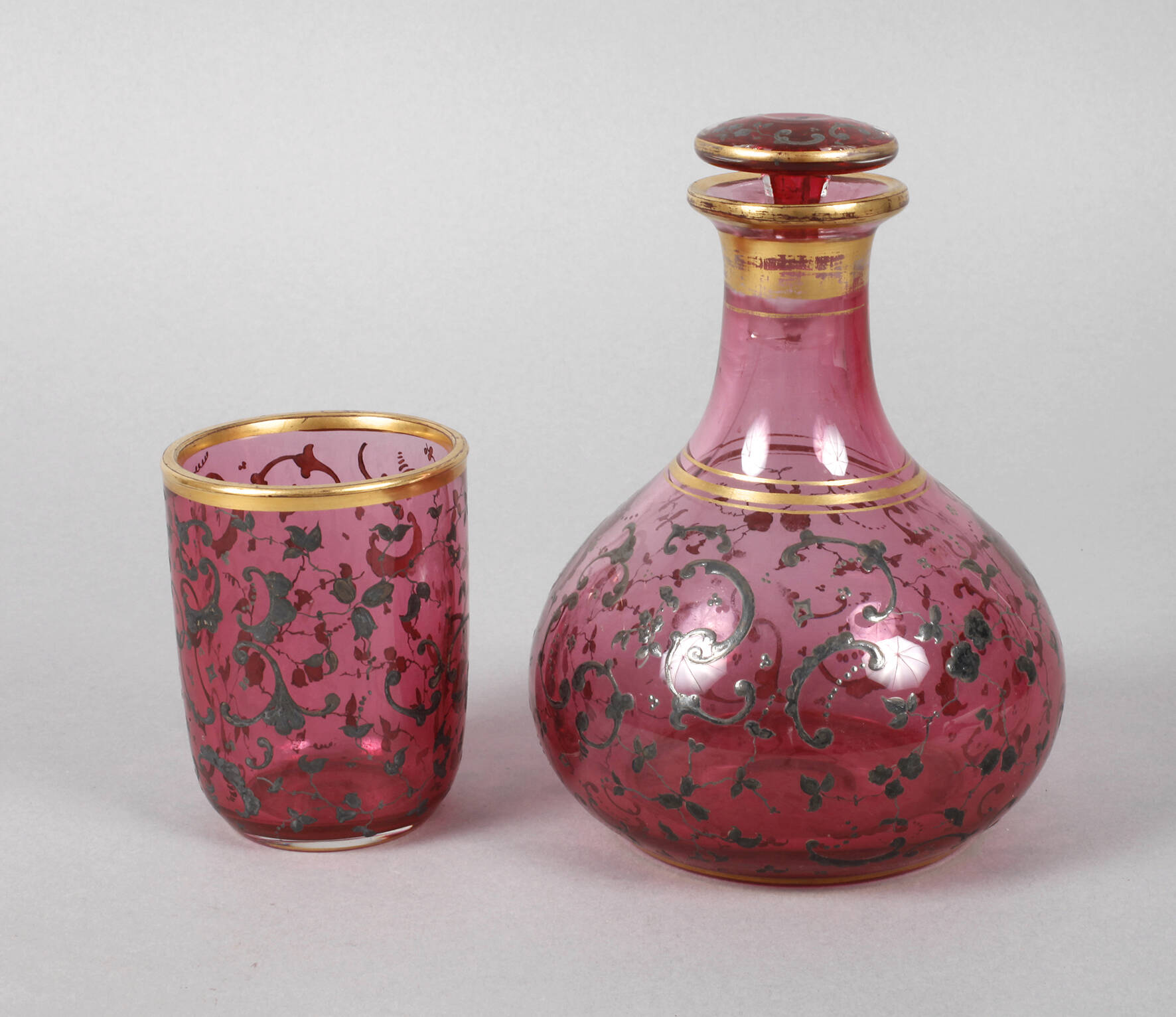 Karaffe mit Nachtglas