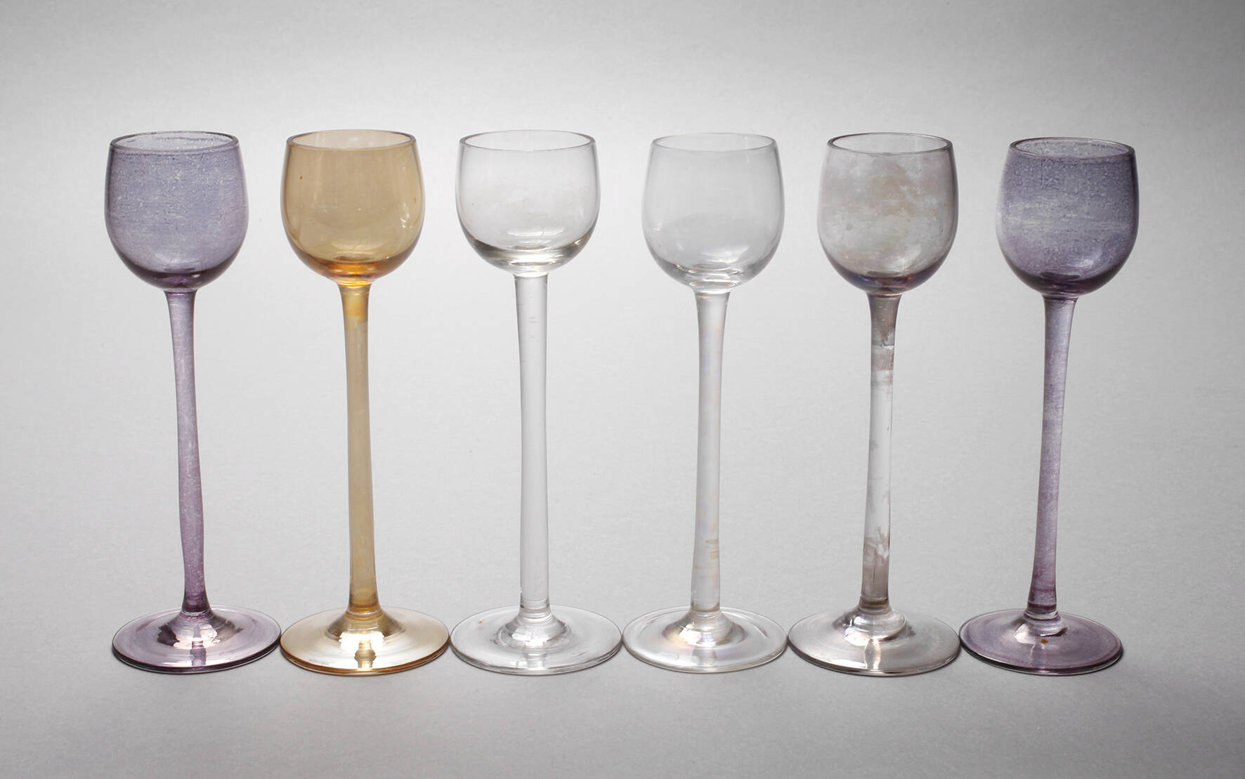 Sechs Likörgläser