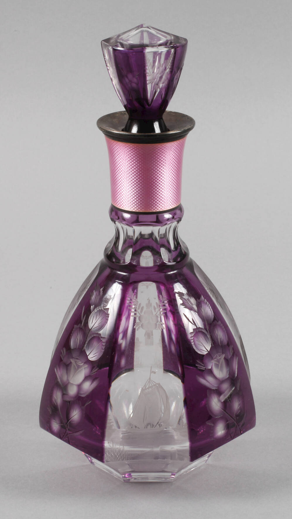 Karaffe mit Silbermontierung