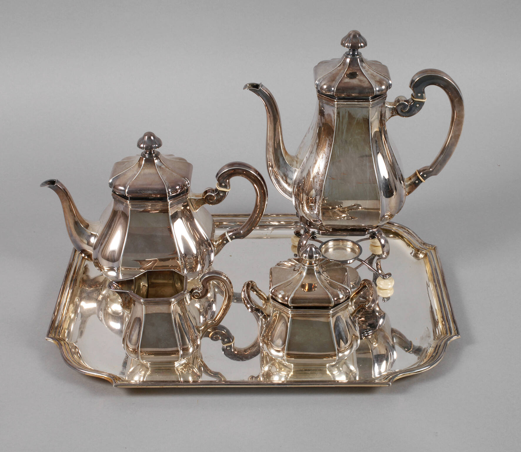 Großes Silberset mit Tablett