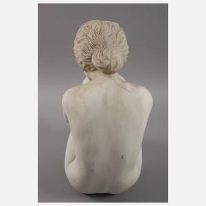 Hockender Mädchenakt