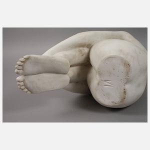 Hockender Mädchenakt