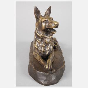 Liegender Schäferhund