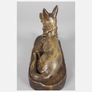 Liegender Schäferhund