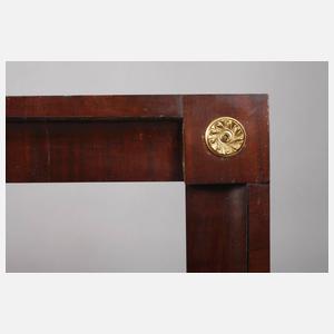 Klassizistischer Rahmen mit Rosetten