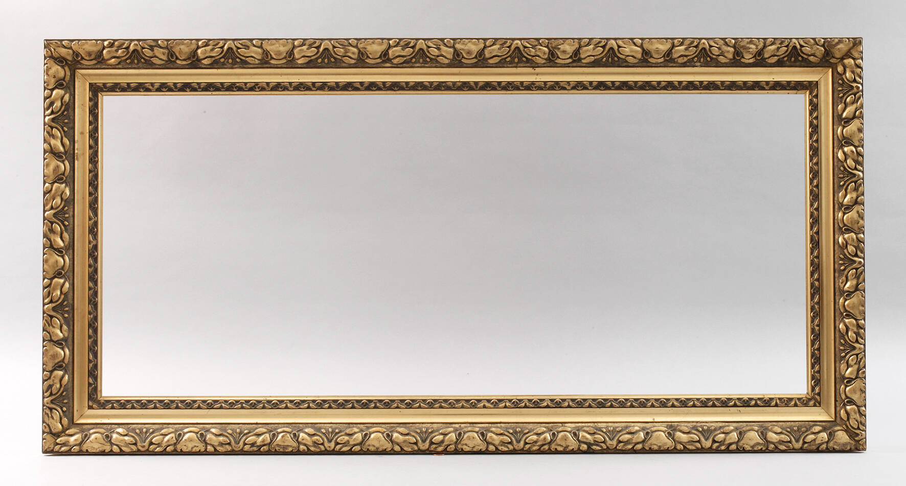 Große Jugendstilstuckleiste