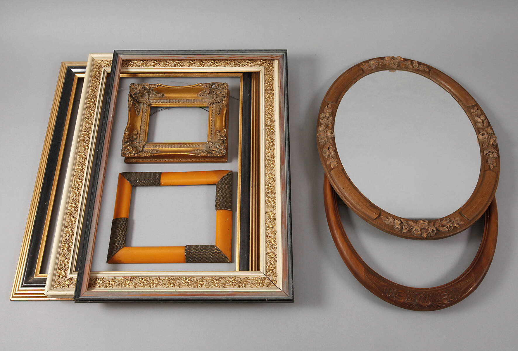 Konvolut Rahmen und ein Spiegel