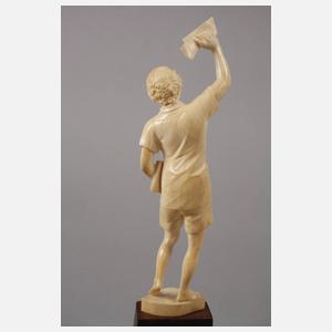 Große Elfenbeinschnitzerei