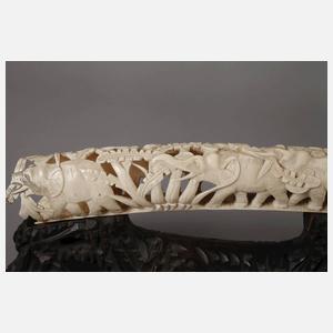 Beschnitzter Stoßzahn