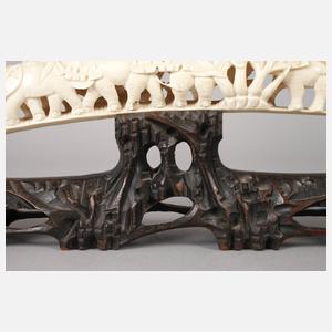 Beschnitzter Stoßzahn