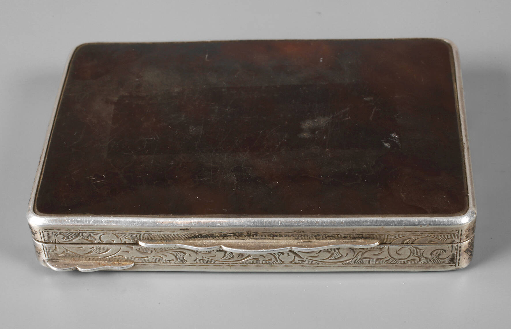 Silberetui mit Schildpattbesatz