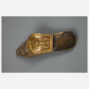 Zwei Galanteriewaren