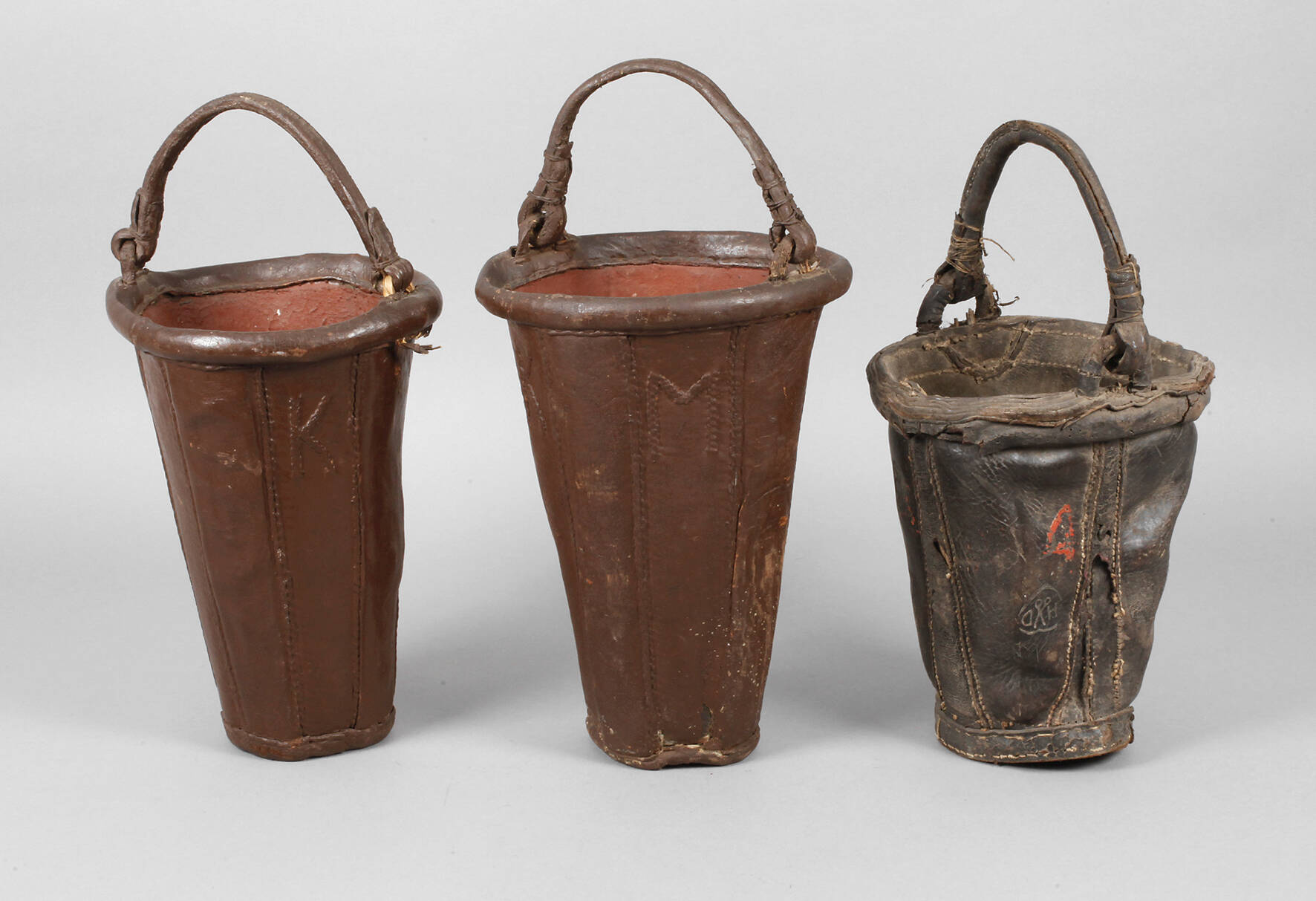 Drei Löscheimer