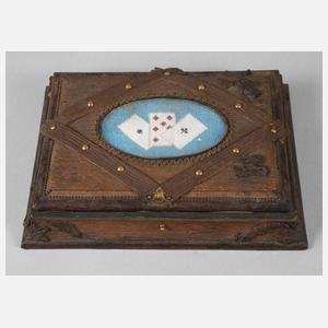 Spieleschatulle mit Perlstickerei