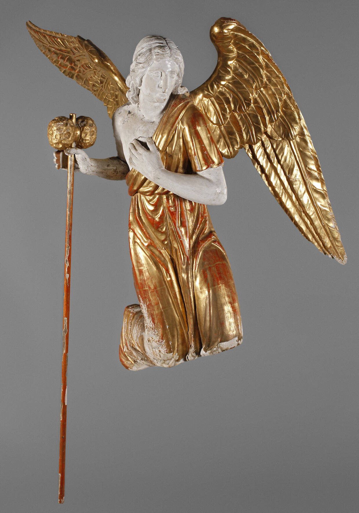 Geschnitzte Engelsplastik